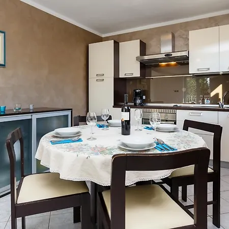 Holiday home Adria Pinezici (Krk)